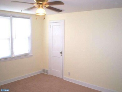 455 Westmont Dr, Darby, PA 19023 - photo 2