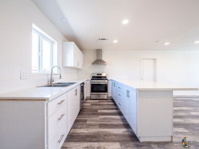 881 Woodward Ave, El Centro, CA 92243 - photo 5