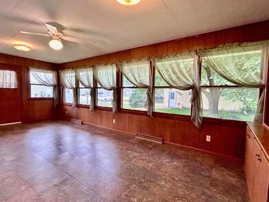 609 S Mill St, Decorah, IA 52101 - photo 7