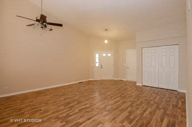 5 Steven Ct, Algonquin, IL 60102 - photo 2