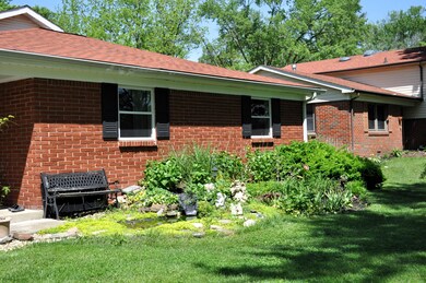 3380 Marilyn St, Columbus, IN 47203 - photo 2