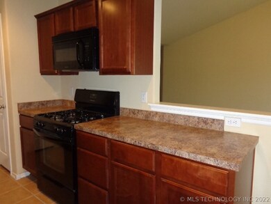 2704 N 20th St, Broken Arrow, OK 74012 - photo 4