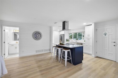 1711 Patlin Cir S, Largo, FL 33770 - photo 4