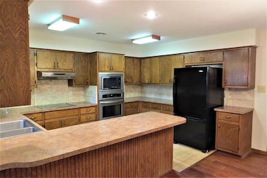 118 Edgewood Dr, Fredericksburg, TX 78624 - photo 5