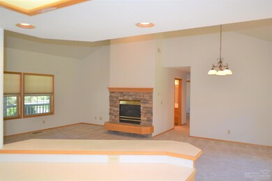 21181 Cultus Mountain Ct, Bend, OR 97702 - photo 6