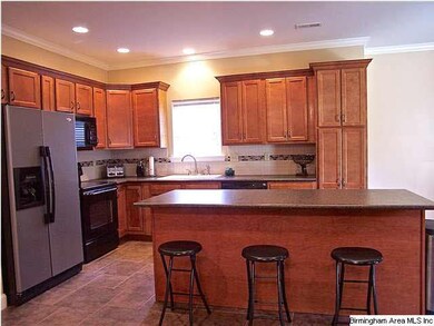 Kitchen with Island/Breakfast Bar