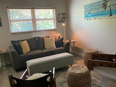 8200 Bayshore Dr unit 2, Treasure Island, FL 33706 - photo 3