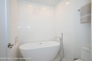 809 S Aspen St Unit 7 Web 16