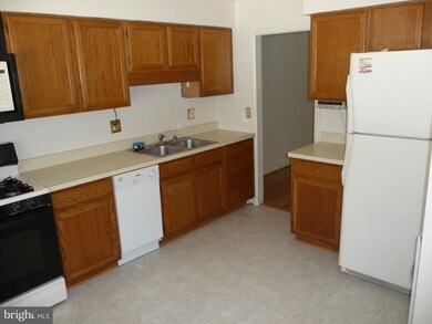 3830A Steppes Ct unit 3830A, Falls Church, VA 22041 - photo 5