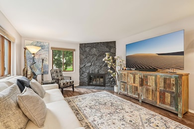 8-web-or-mls-N76W14595 North Point Ct-S2