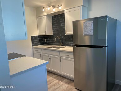 2013 N 49th St, Phoenix, AZ 85008 - photo 5