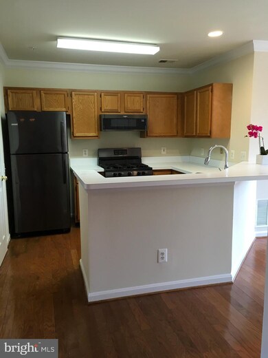 8187 Halley Ct, Lorton, VA 22079 - photo 5