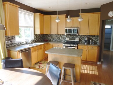 655 Highbury Court Kitchen