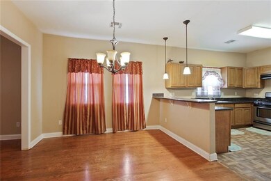 Open dining to kitchen area