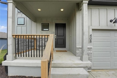 408 Woodview Dr, Raymore, MO 64083 - photo 2