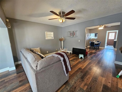 1427 7th St, Des Moines, IA 50314 - photo 3