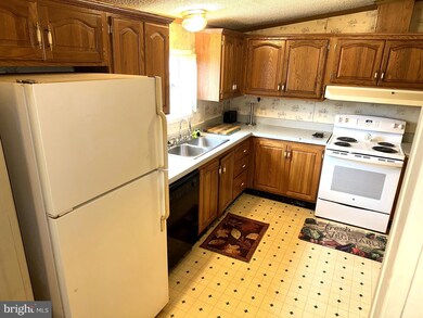 483 Keith Rd, Lothian, MD 20711 - photo 4