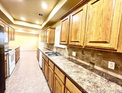 321 E Modoc Ave, McAlester, OK 74501 - photo 6