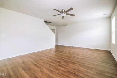 006-photo-dining-room-14579162