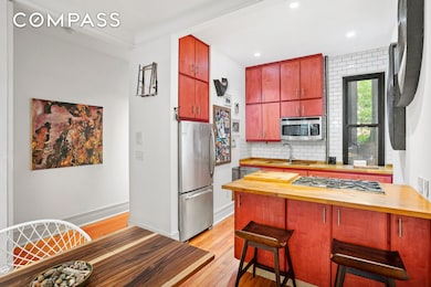 231 W 21st St unit 1M, New York, NY 10011 - photo 4