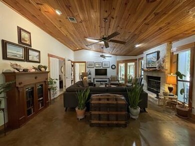 621 Courtney St, Fredericksburg, TX 78624 - photo 7