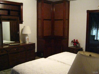 232 N Lehigh St, Tamaqua, PA 18252 - photo 7