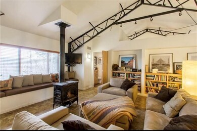 19035 Stout Mountain Rd, Fayetteville, AR 72701 - photo 5