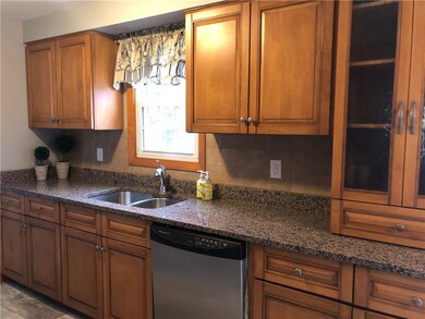 127 Bayberry Rd, Woonsocket, RI 02895 - photo 6