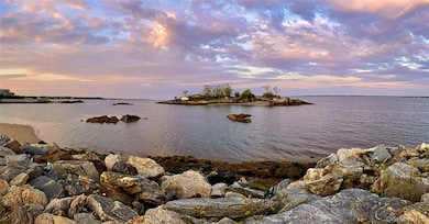 76 Kensington Oval, New Rochelle, NY 10805 - photo 6