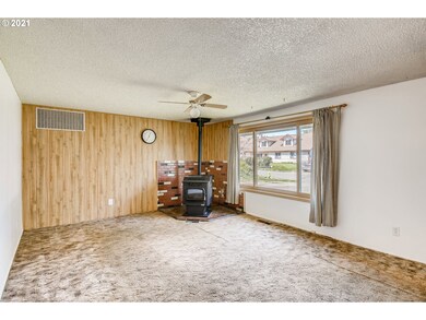 722 SW 15th St, Troutdale, OR 97060 - photo 6