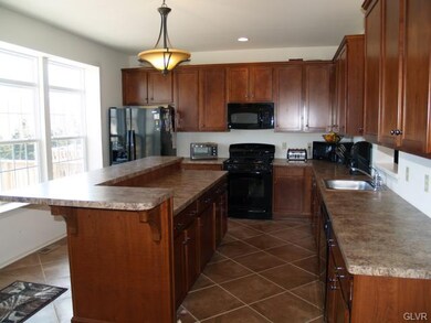 2073 Huntington Ln, Easton, PA 18040 - photo 6