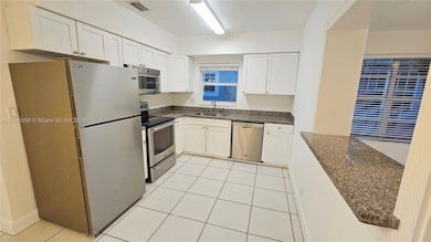 7805 Juniper St, Miramar, FL 33023 - photo 6