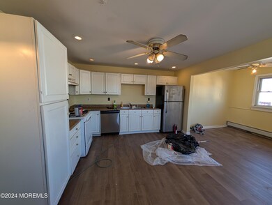 305 Port Monmouth Rd, Middletown Township, NJ 07748 - photo 3