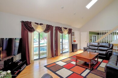 10 Cotoneaster Ct, Monmouth Junction, NJ 08852 - photo 3