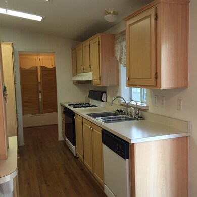 CallowPhoto.KitchenBackApplWall