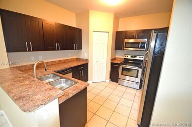 6641 NW 107th Ct, Doral, FL 33178 - photo 5