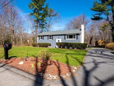 255 Metcalf Rd, North Attleboro, MA 02760 - photo 2