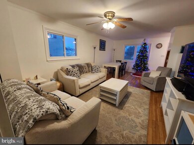 1346 Greenview Dr, Bethlehem, PA 18018 - photo 4