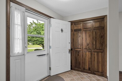 123 Oldefield Farms unit 123, Enfield, CT 06082 - photo 3