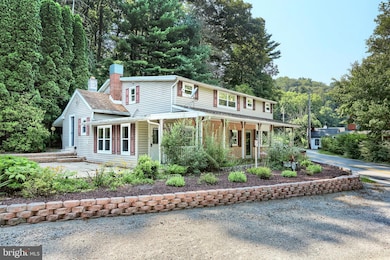 6381 Glatfelters Station Rd, Seven Valleys, PA 17360 - photo 3