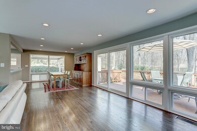 3415 Barkley Dr, Fairfax, VA 22031 - photo 6