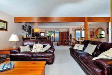 Great Entertaining Living Space!