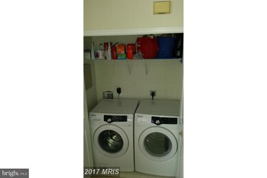 12501 Hayes Ct unit 402, Fairfax, VA 22033 - photo 5