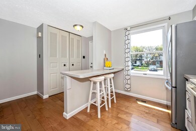 6809 Farmbrook Ct, Frederick, MD 21703 - photo 6