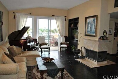 Living Room sits on the marina, fireplace, hardwoo