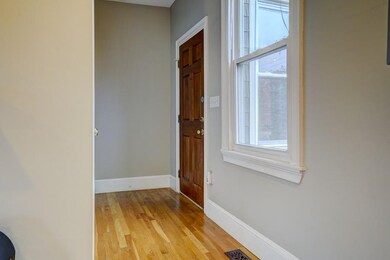 7 Munroe St unit 1, Newtonville, MA 02460 - photo 3