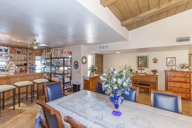 4) FORMAL DINING