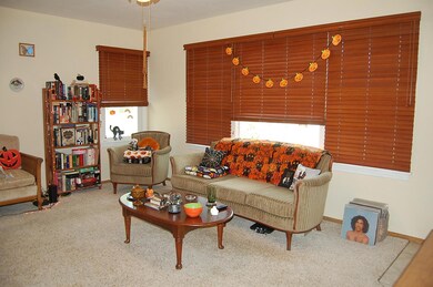 983 -985 SE N St, Grants Pass, OR 97526 - photo 3