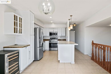 Crescent Court Manor unit 114, Oakland, CA 94610 - photo 4