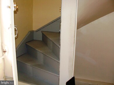 158 W Butler Ave unit SECOND FLOOR BEDROOM, Doylestown, PA 18901 - photo 5